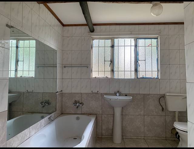8,565M² SMALLHOLDING FOR SALE IN WESTONARIA